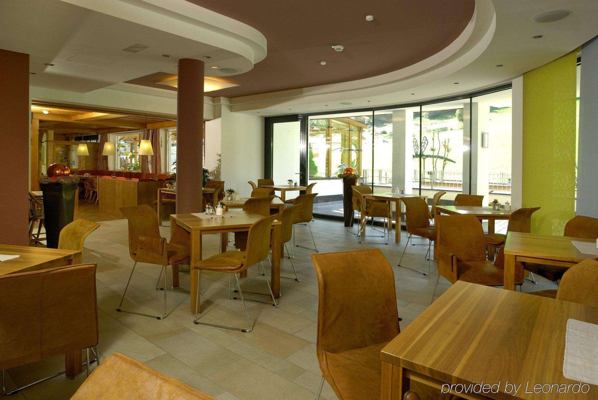 Hotel Bacher Asitzstubn レオガング レストラン 写真