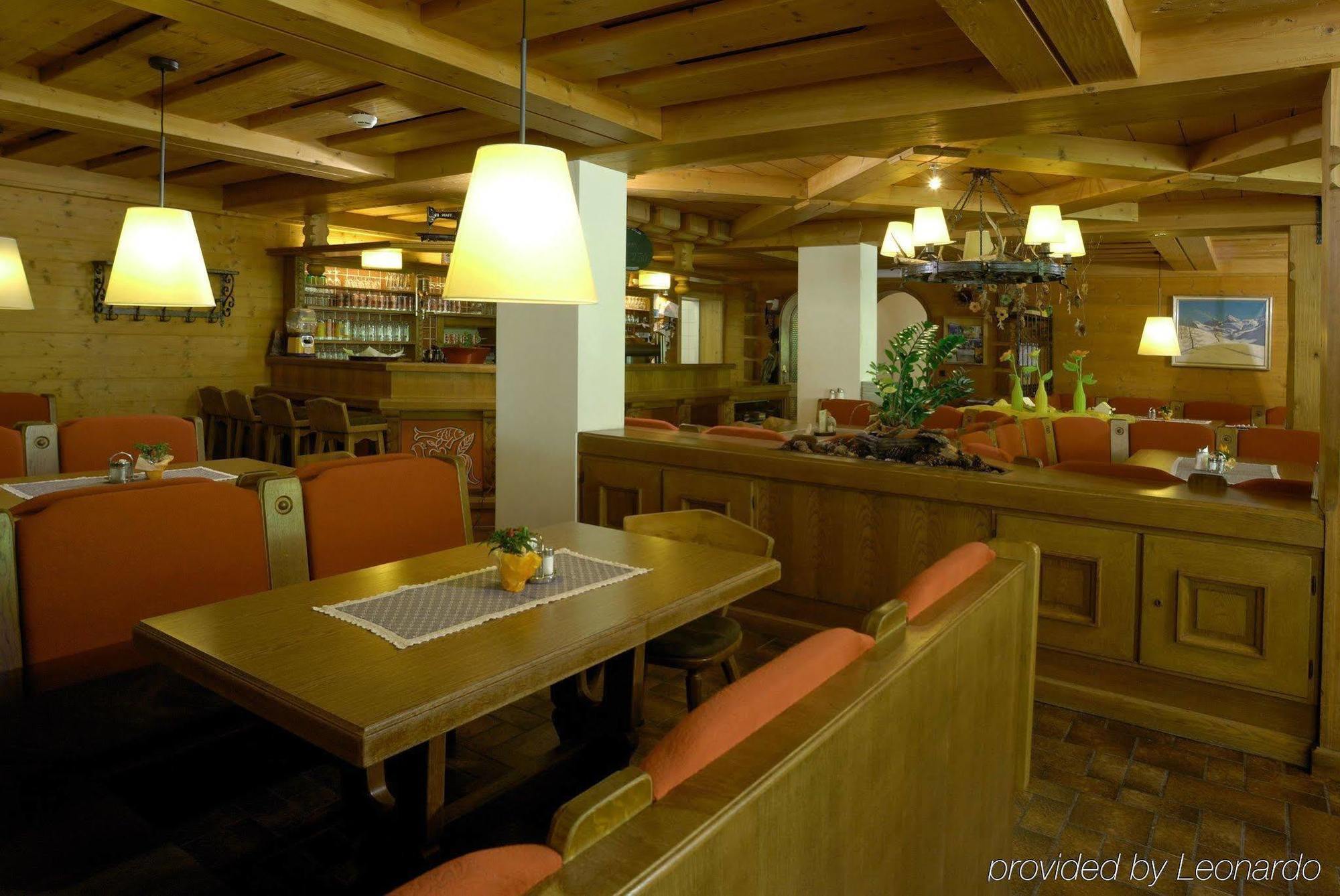 Hotel Bacher Asitzstubn レオガング レストラン 写真