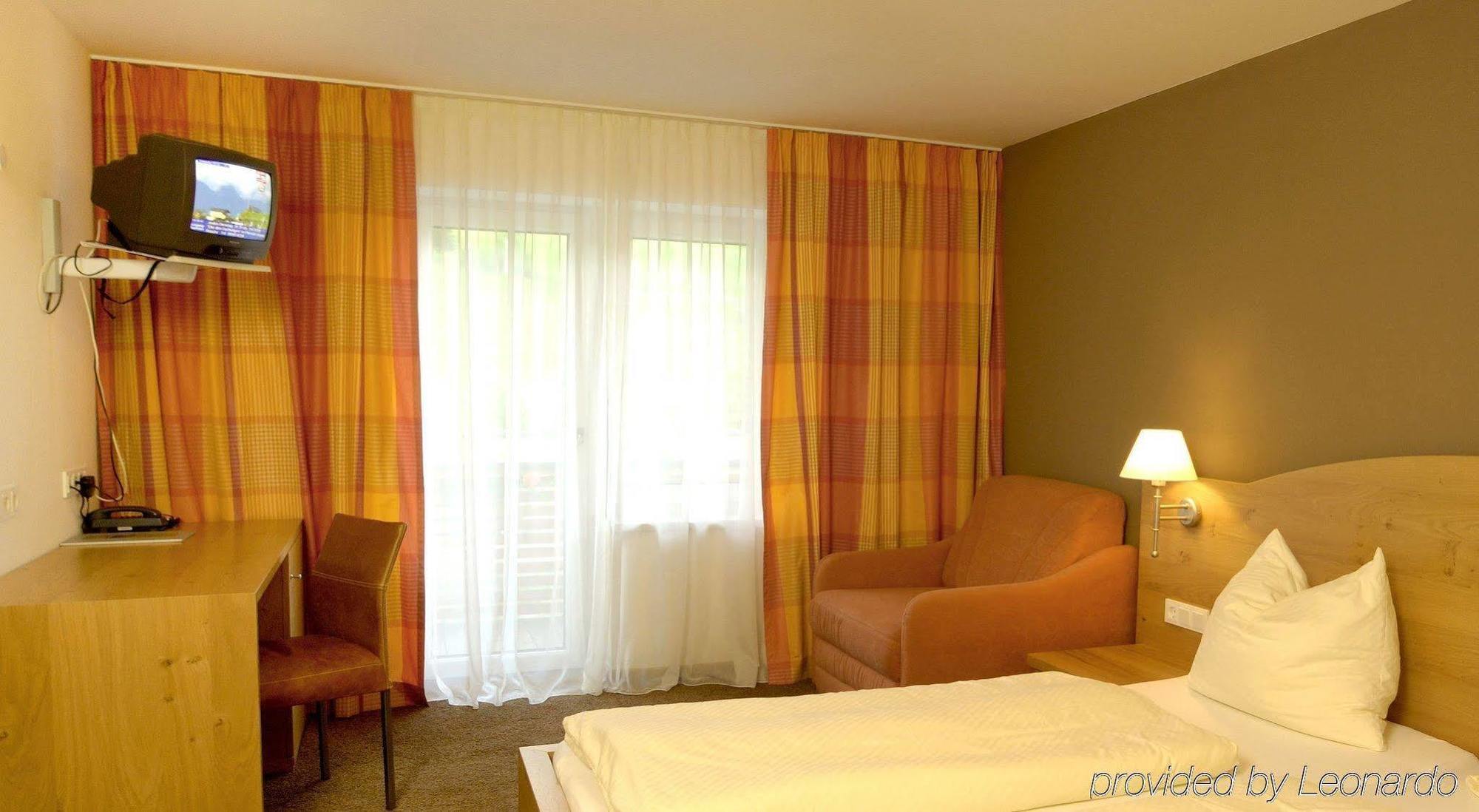 Hotel Bacher Asitzstubn レオガング 部屋 写真